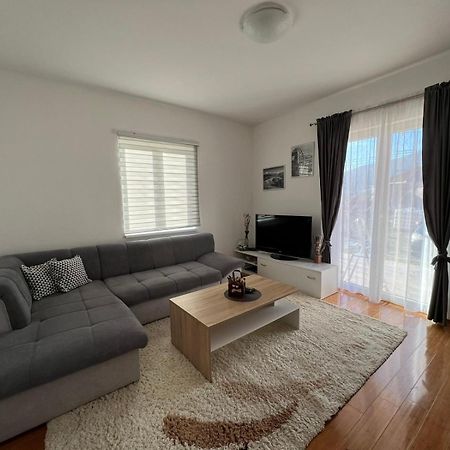 Anika Apartment เทรบินเย ภายนอก รูปภาพ
