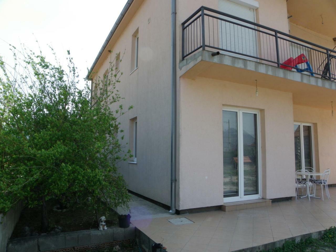 Anika Apartment เทรบินเย ภายนอก รูปภาพ